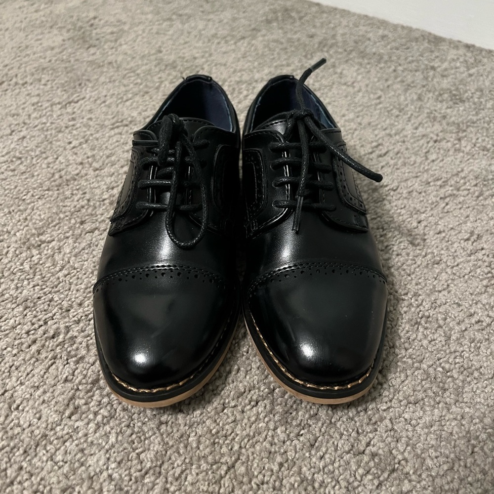EUC with Box - worn once Boy’s Black Oxfords / Dress shoes